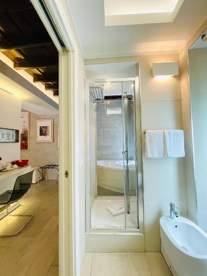 Town House Spagna- Luxury Rooms With Jacuzzi Bath Roma Ngoại thất bức ảnh