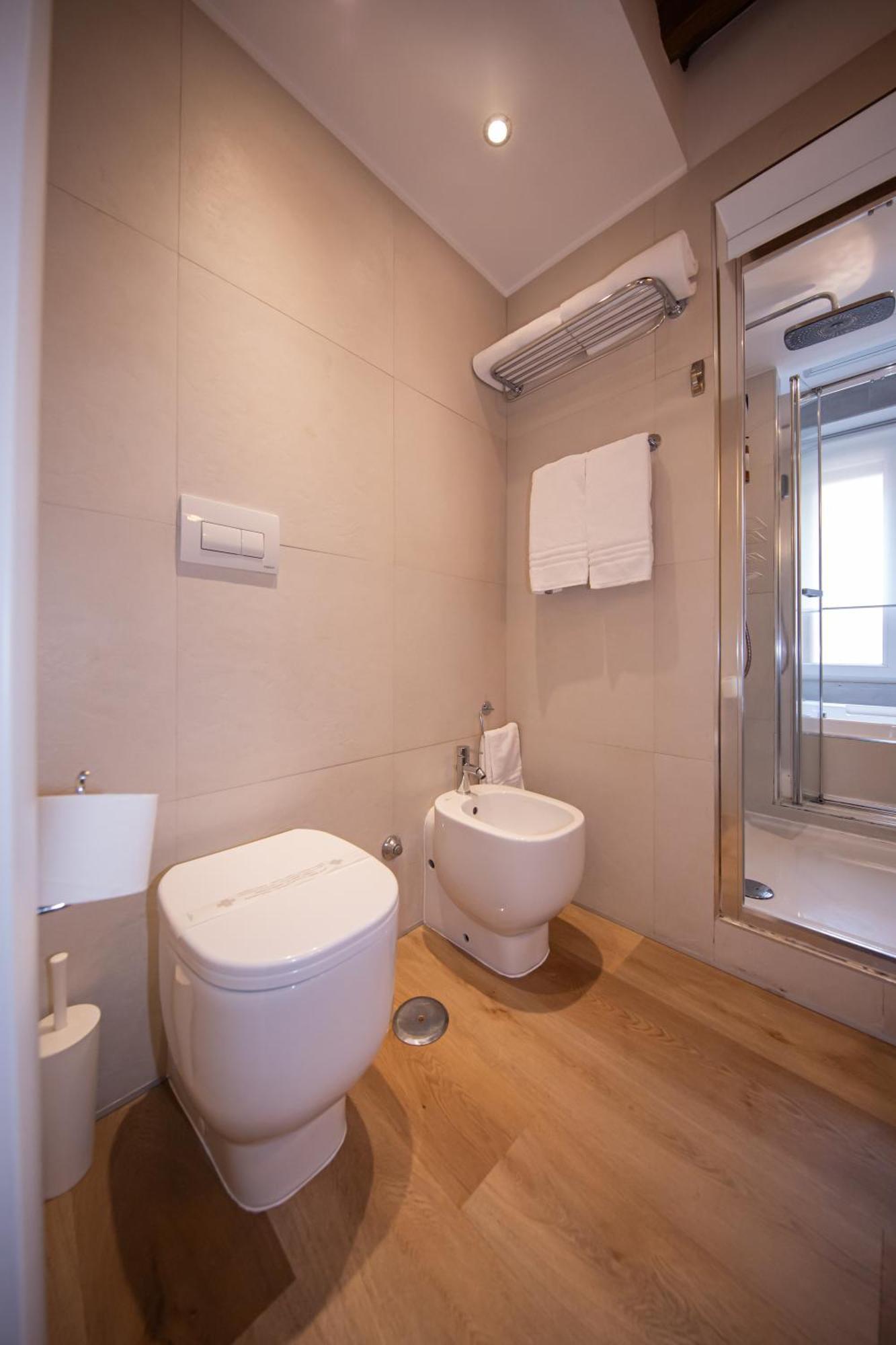 Town House Spagna- Luxury Rooms With Jacuzzi Bath Roma Ngoại thất bức ảnh